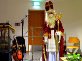 Als Hl. Nikolaus-Darstellerin in der JVA Hünfeld 